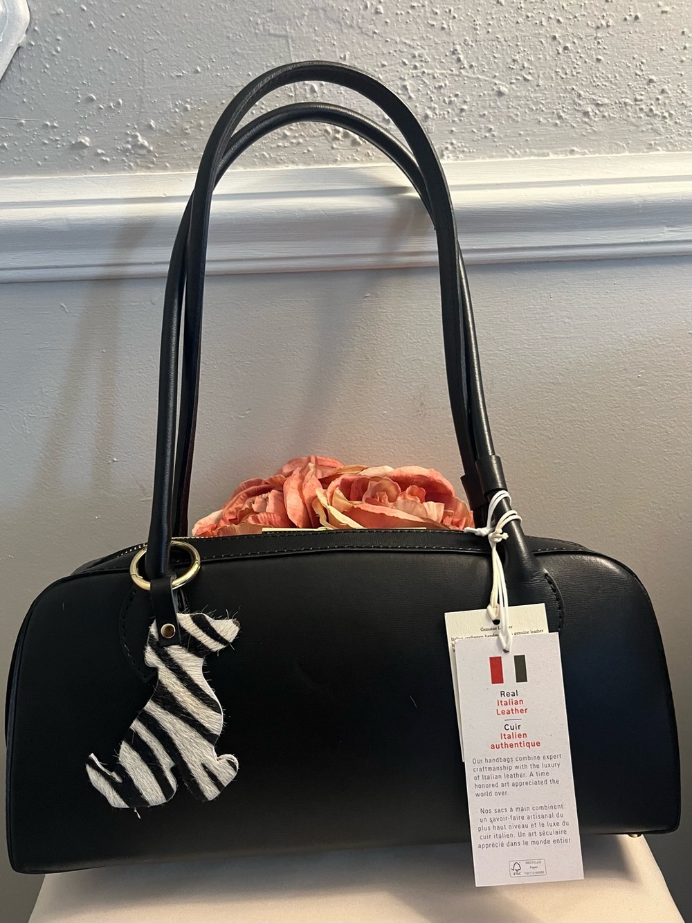ISADORA NWT Genuine Italian leather East/West bowler satchel with dog charm - Picture 4 of 7